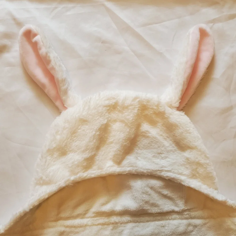 Pottery‎ Barn Kids White Plush Faux Fur Hooded Bunny Rabbit Towel